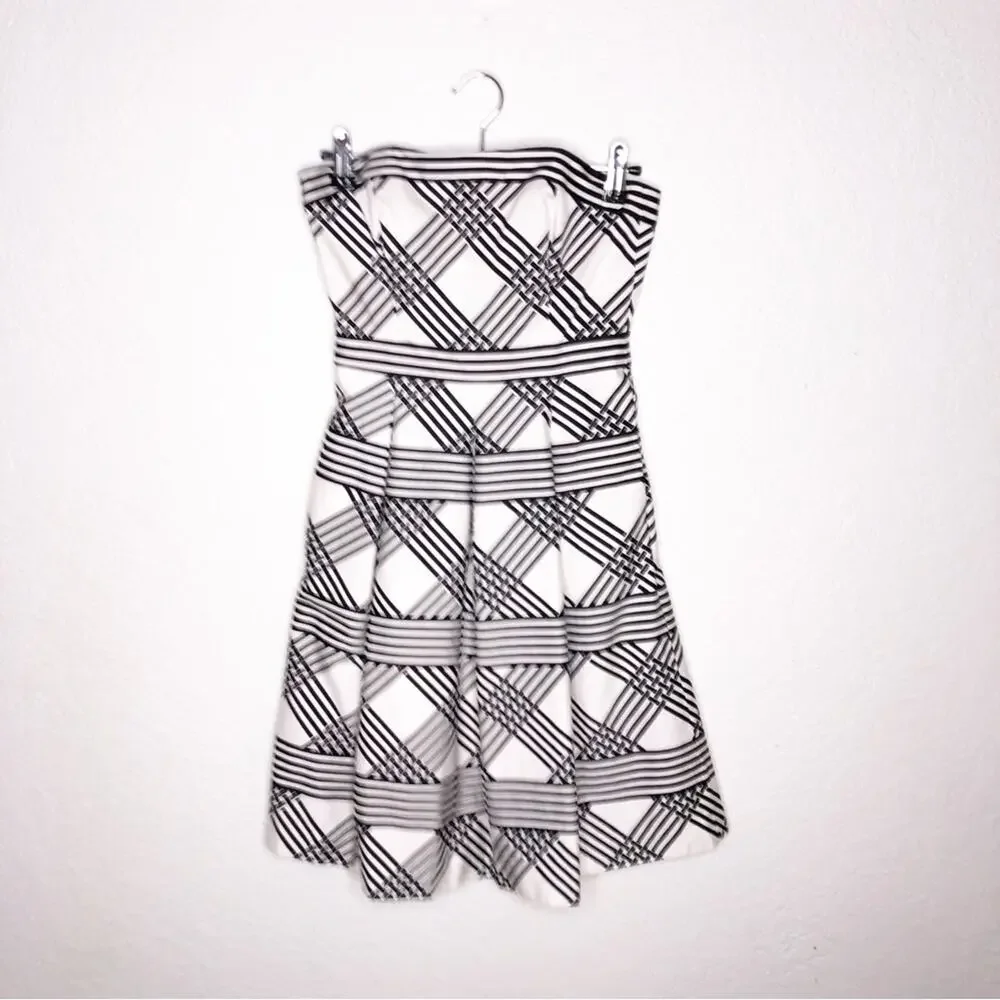 WHBM white black striped strapless pleated dress size 00